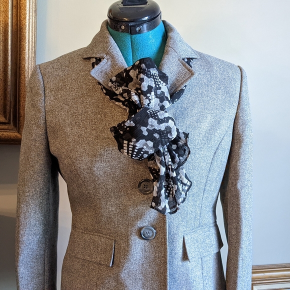 Le Suit Petite Gray Blazer with Scarf - 2P - Picture 4 of 10
